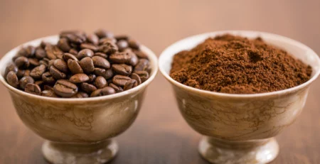 Zrnková vs mletá káva