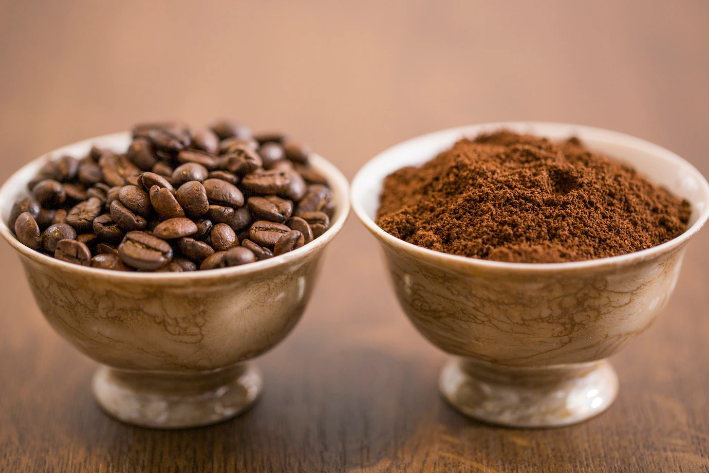 Zrnková vs mletá káva